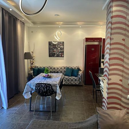 Apartament Renovated Flat With Acropolis View Ateny Zewnętrze zdjęcie